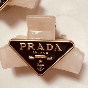 Hair clips set of 2 🎀 🎀